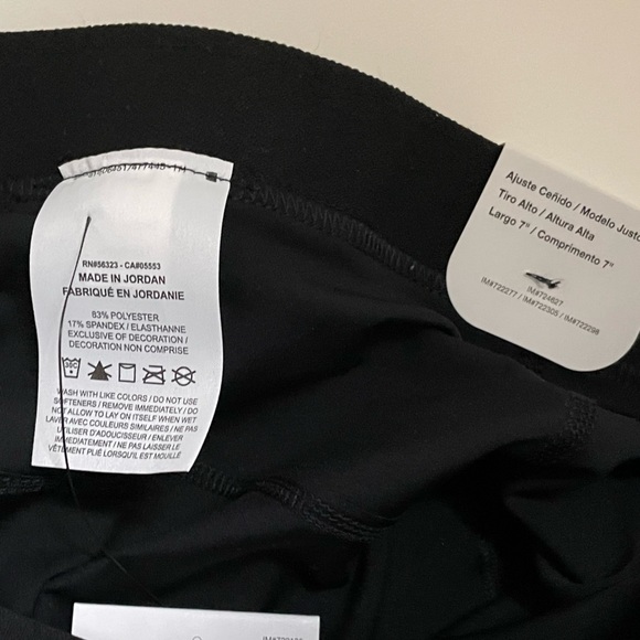 NWT Nike Pro 365 Women's High-Waisted 7" Shorts Size Large 12-14 Black Sport Gym - Picture 4 of 7